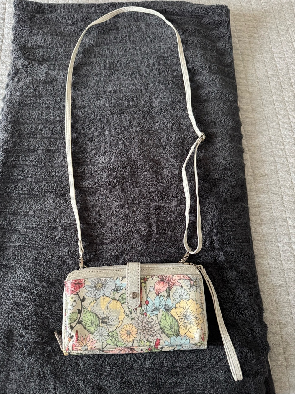 Sakroots Floral Print Crossbody Wallet/Wristlet - Picture 3 of 15